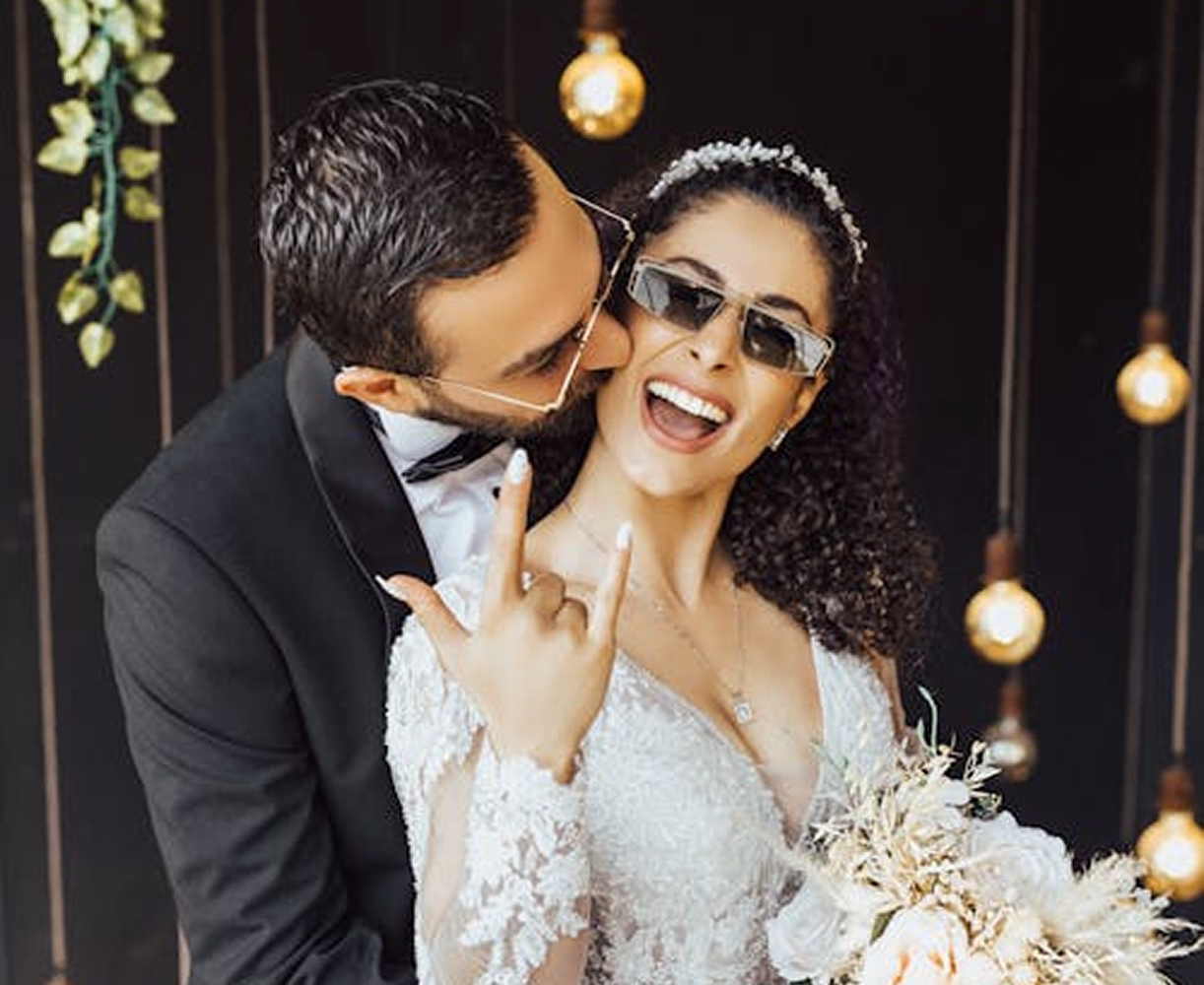 Imagen de una pareja feliz en su boda